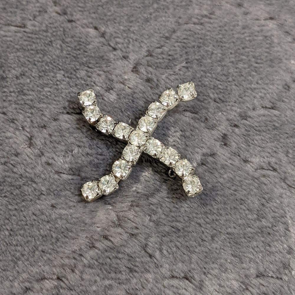 🎉Host Pick🎉 Vintage Clear Rhinestone "X" Brooche - Picture 7 of 7